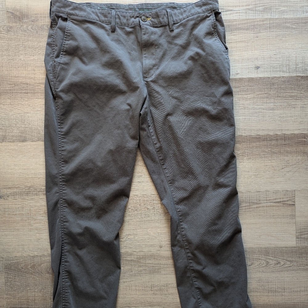 L.L.Bean Standard Fit Chino Pants Mens 40x32 Gray Coolmax Lycra Stretch 513007